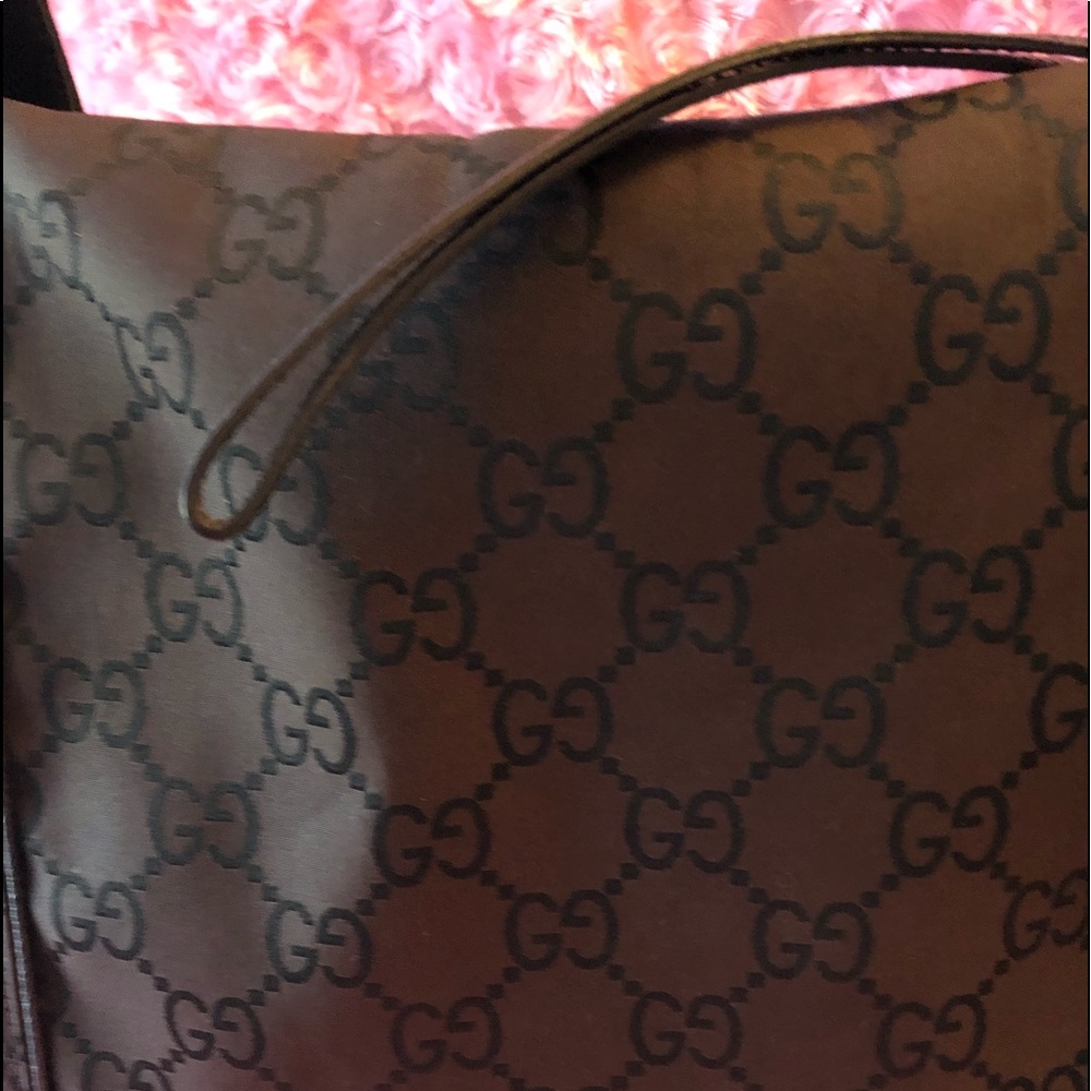 Brown Gucci Shoulder Bag..AUTH???
